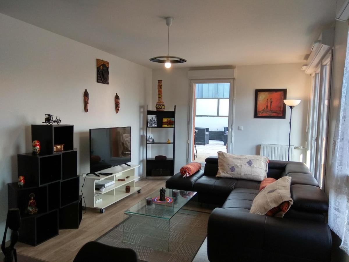 Saint Denis Appartement 2 Chambres Avec Parking Екстериор снимка